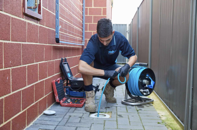 How to Handle Plumbing and Gas Issues Safely at Home